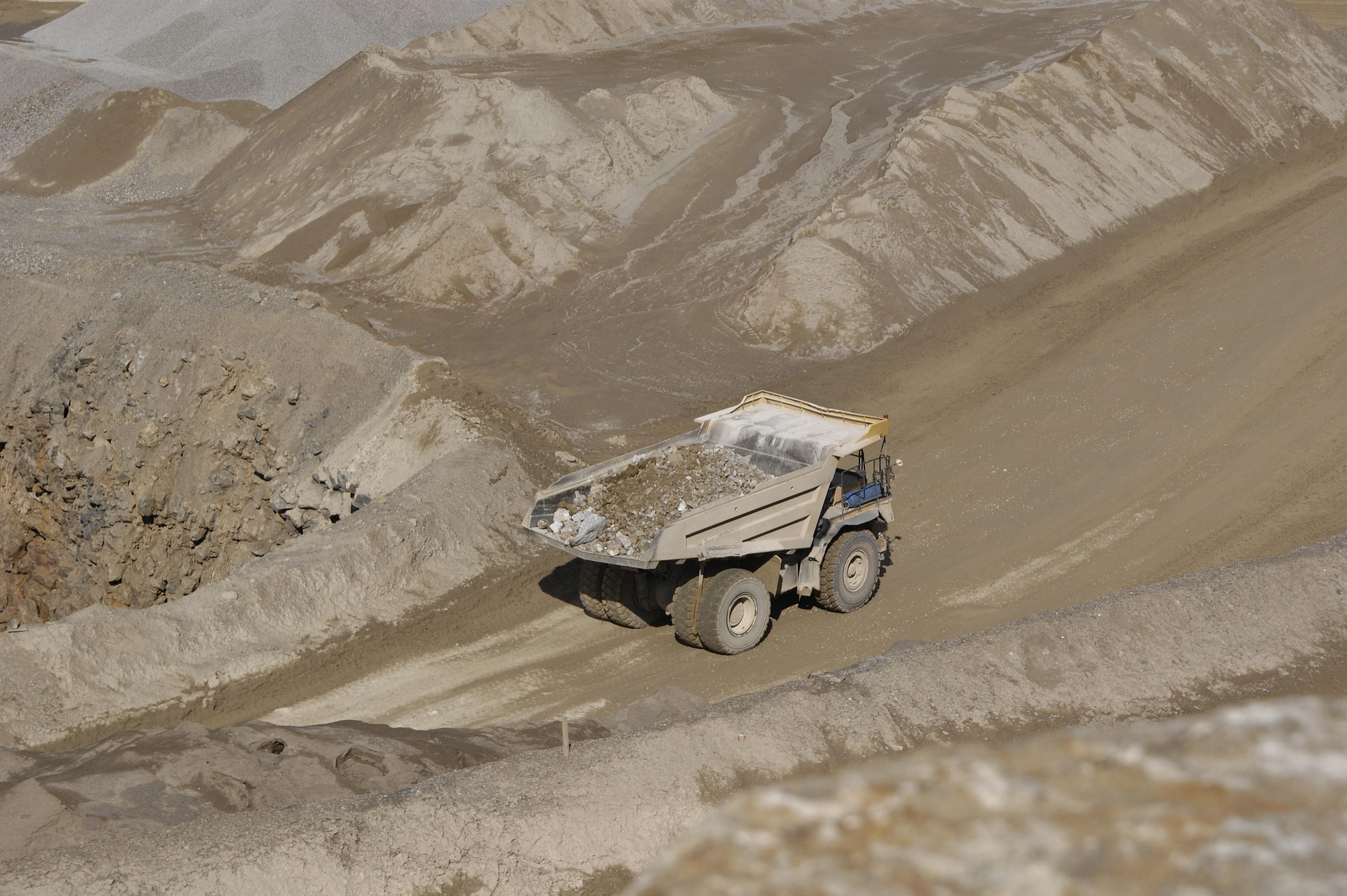 quarry-4646927_1920